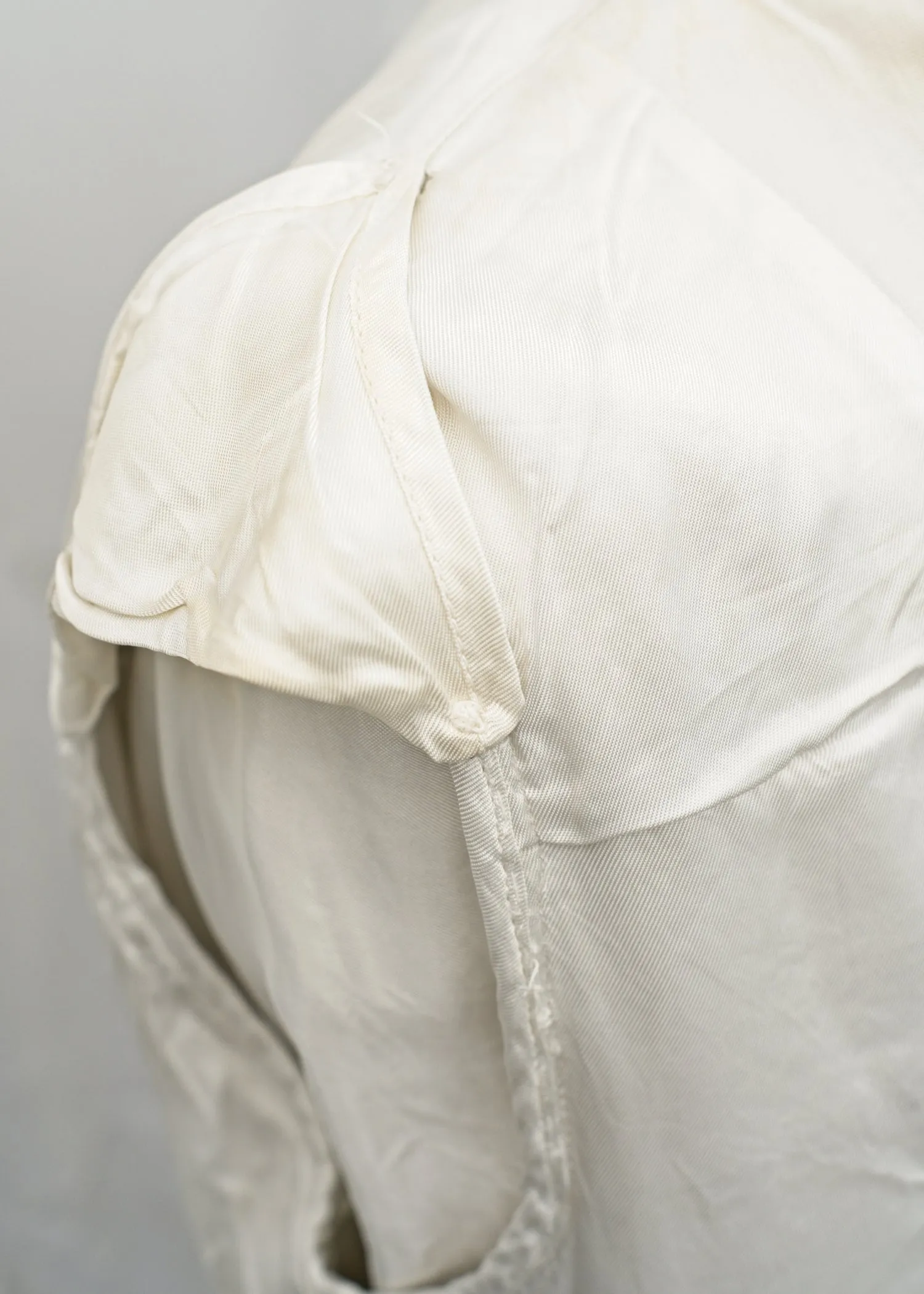 1940s Vintage White Linen Shawl Collar Tuxedo Dinner Jacket • 38R Chest