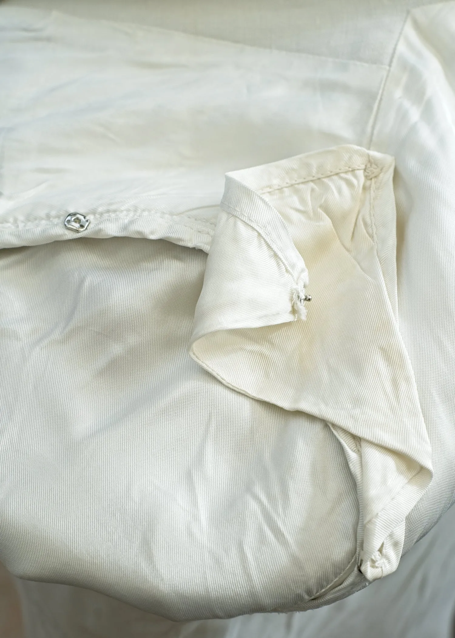 1940s Vintage White Linen Shawl Collar Tuxedo Dinner Jacket • 38R Chest