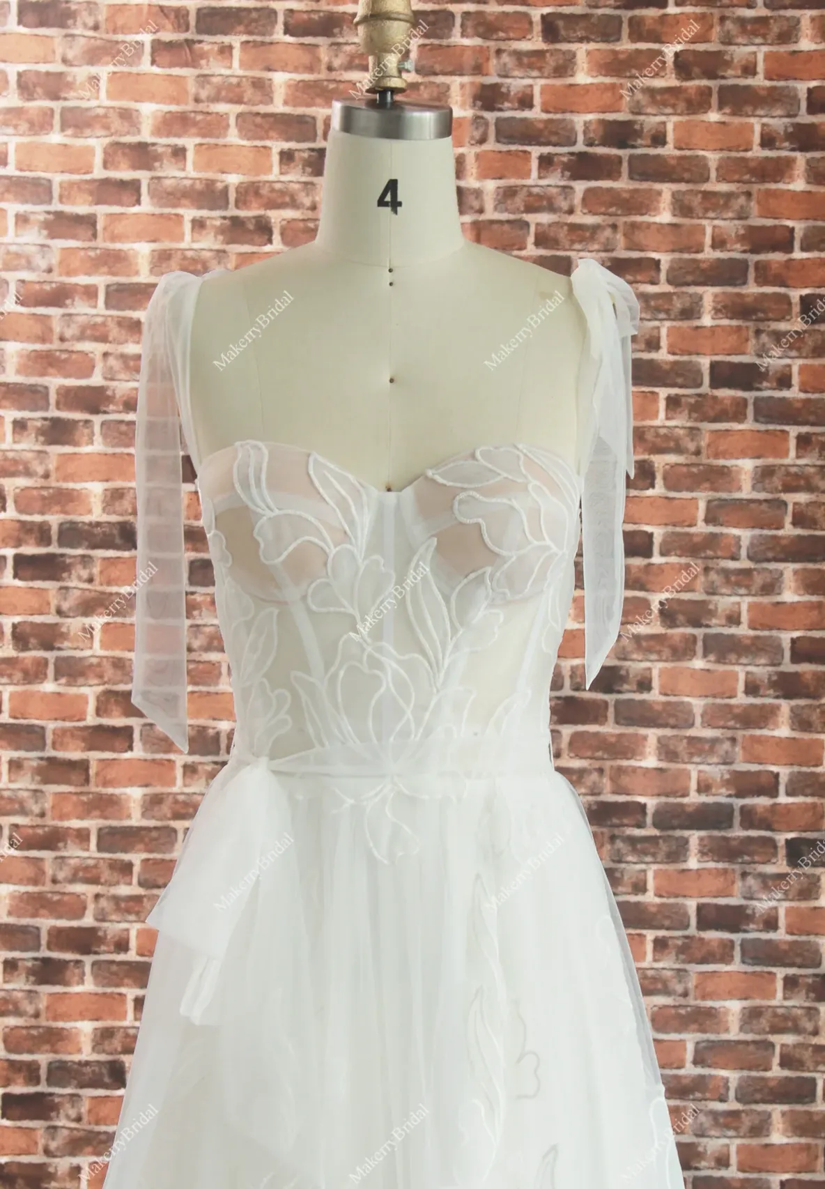 Dreamy Sweetheart Embroidery Lace Wedding Dress